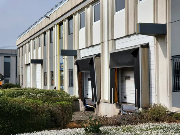 Local d'activité 2608 m²