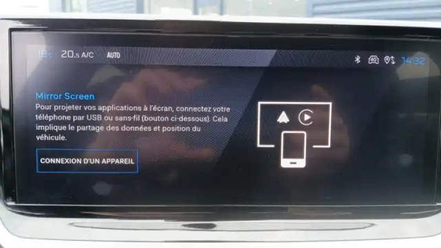 Peugeot 208 hybrid 110 e-dcs6 — photo 32
