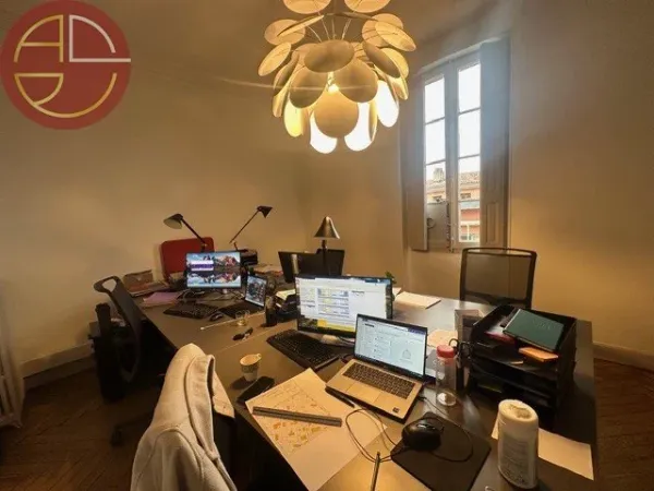 Bureaux 10 pièces 90 m²