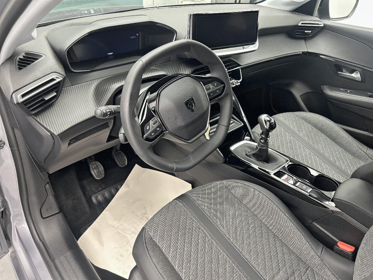 Peugeot 208 100 s&s bvm6 allure — photo 9
