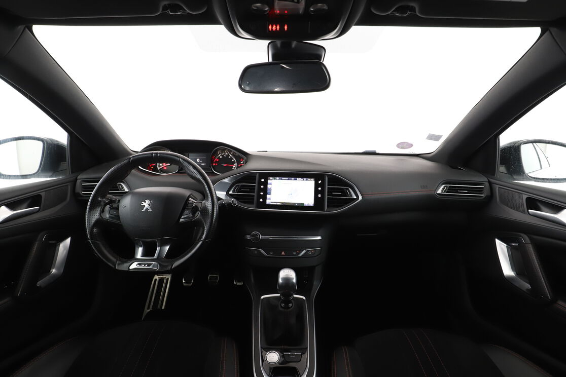 Peugeot 308 1.6 THP GT — photo 11