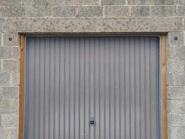 Garage fermé de 15 m²