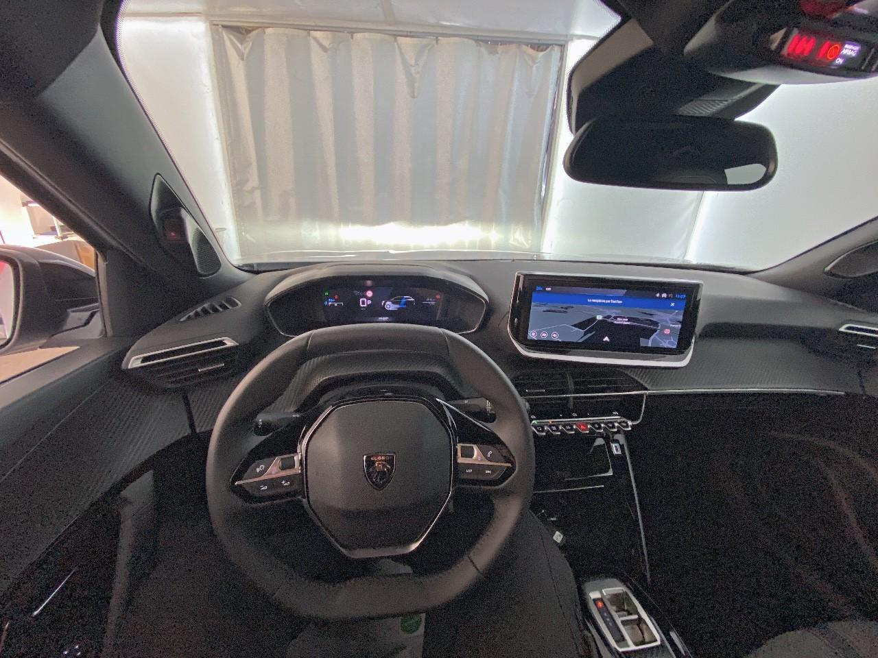 Peugeot 2008 hybrid 145 ch e-dcs6 allure — photo 12