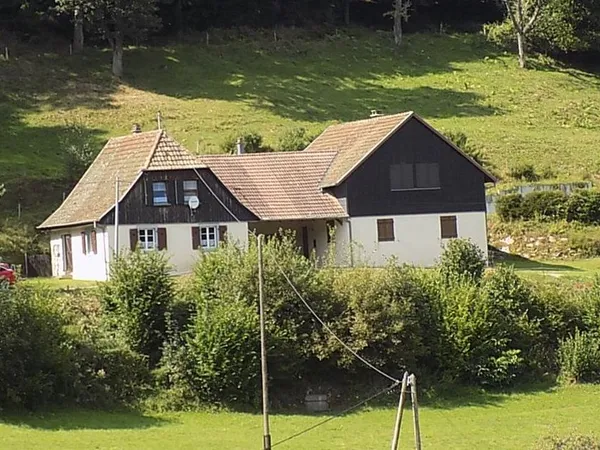 Maison 8 pièces 230 m²