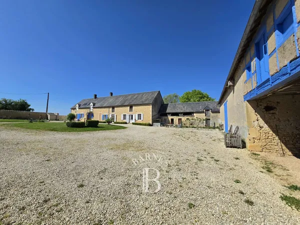 Maison 11 pièces 311 m²