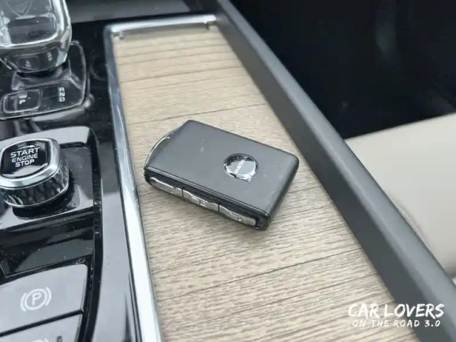 Volvo Xc60 t6 awd hybride rechargeable 253 ch+145 ch geartronic 8 — photo 30