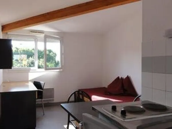 Studio 1 pièce 17 m²