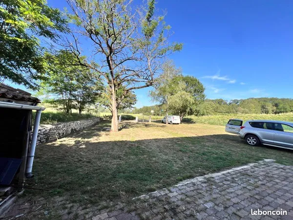 À louer 100m2/jardin Champdeniers