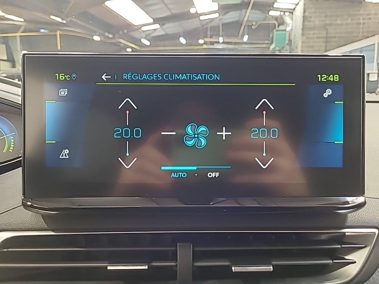 Peugeot 3008 hybrid 225 e-eat8 allure pack — photo 21