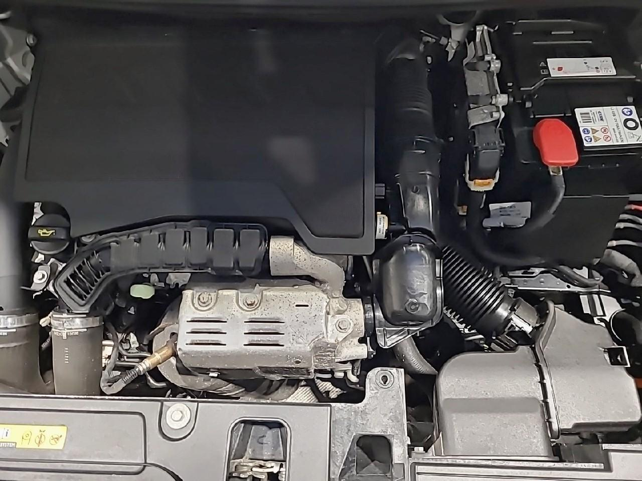 Peugeot 3008 puretech 130ch s&s eat8 gt — photo 15