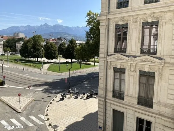 Appartement bourgeois Centre Grenoble 8P