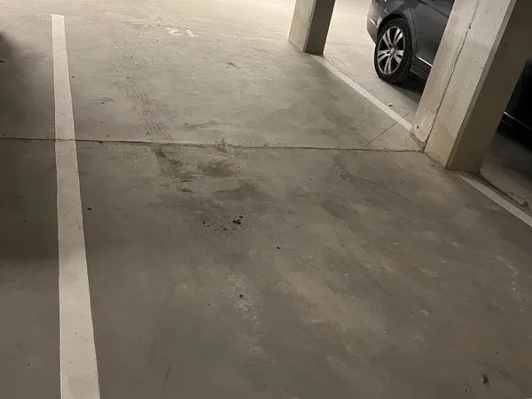 Place de parking à louer - Résidence sécurisée, proche gare de Rennes