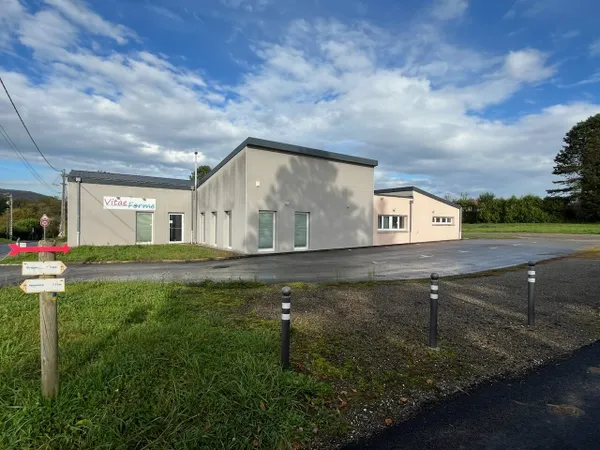 Local d'activité L'ISLE SUR LE DOUBS, 330 m2