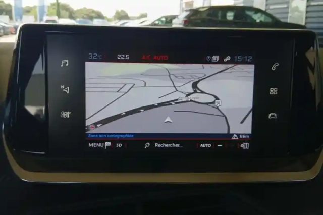 Peugeot 208 puretech 100 s&amp;s bvm6 — photo 17