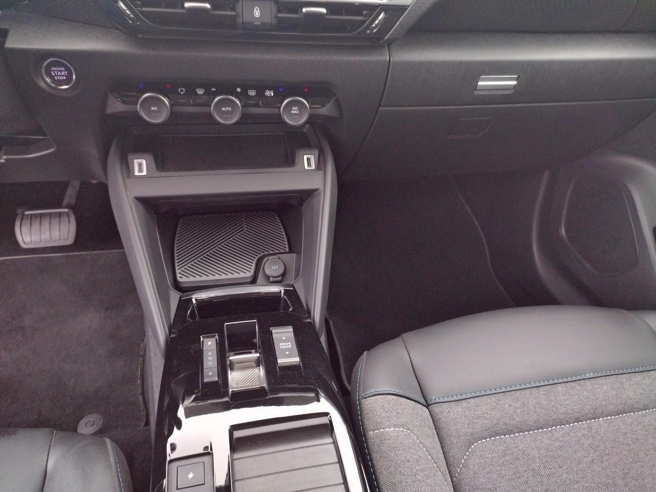Citroën C4 e-c4 136 ch automatique feel pack — photo 21