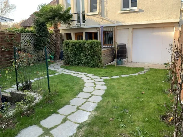 Vends Maison centre ville avec jardin - 2 chambres, 61m², Montesson (78)