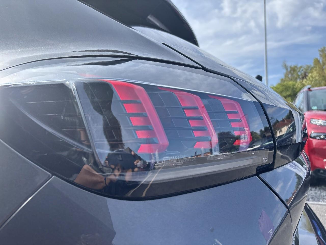 Peugeot 208 1.2 puretech 100ch s&s allure — photo 33