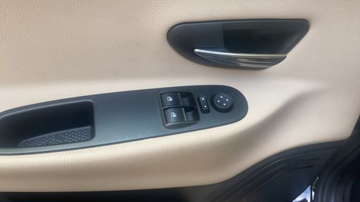 Lancia Ypsilon 1.2 69 - Gold – 2014 – 57800 km – Essence – Boîte Manuelle — photo 35