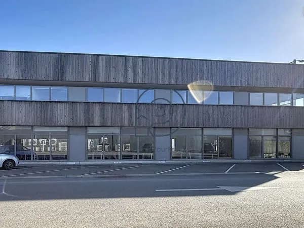 Bureaux 300 m² La Chapelle-d'Armentières