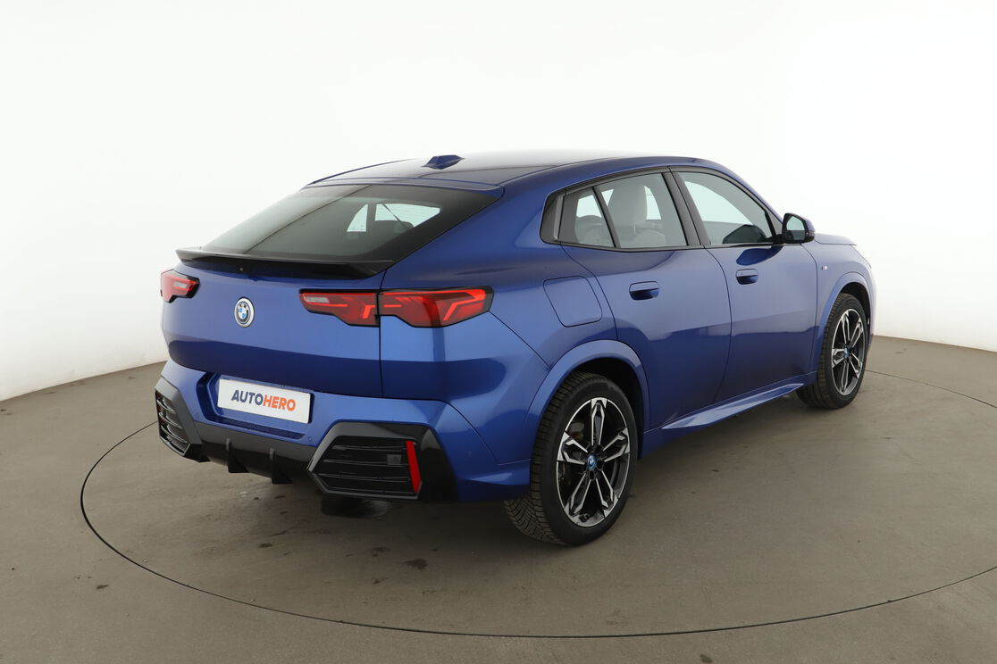 BMW iX2 eDrive20 M Sport BVA — photo 5
