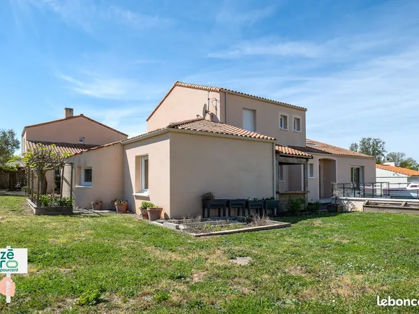 Maison 12 pièces 332 m²