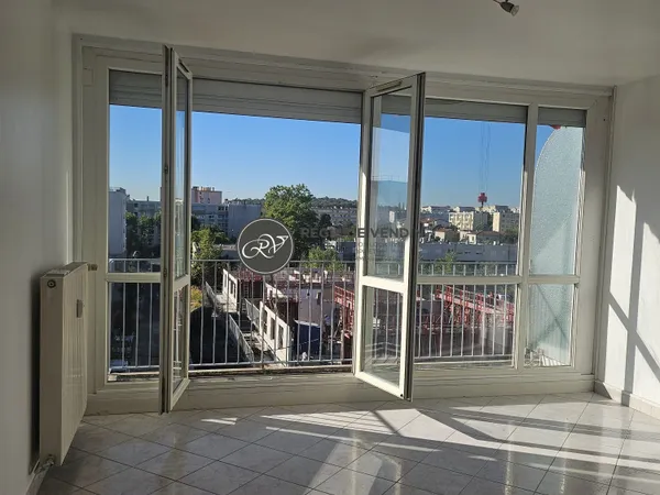 APPARTEMENT T4 - BRON