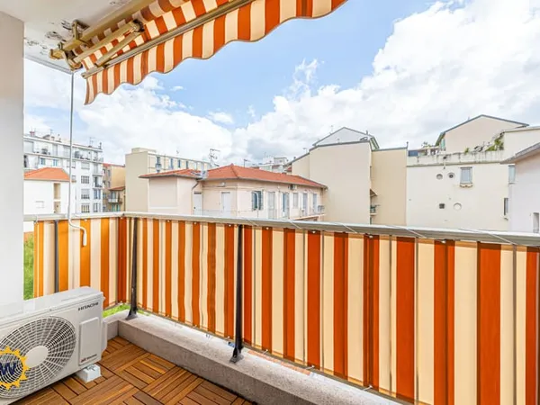 Charmant deux pièces rénové - Quartier Musiciens, aux portes du Carré d'Or