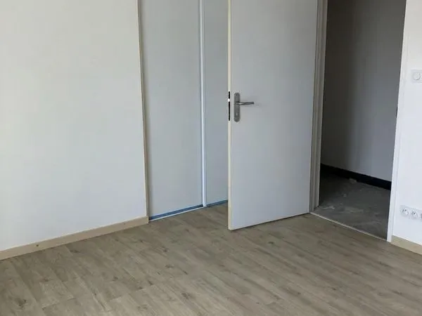 BUREAU DE 15 m² A LOUER - CABINET PLURIDISCIPLINAIRE - TARBES