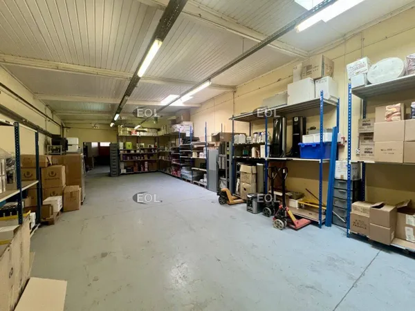 Local d'activité 257 m²