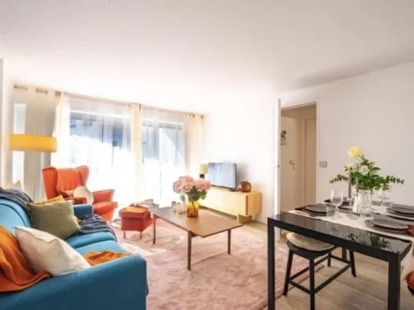 Superbe T2 meublé de 48 m² avec balcon  Paris 9e