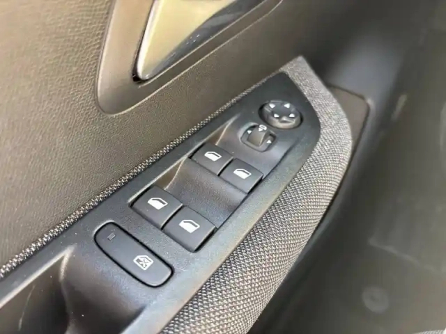 Peugeot 208 electrique 50 kwh 136ch — photo 19