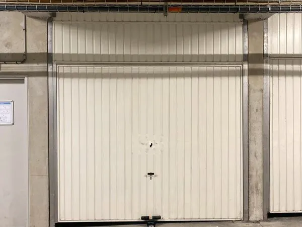 Loue garage box fermé Garage fermé avec mezzanine (13 m²) - Castelnau-le-Lez