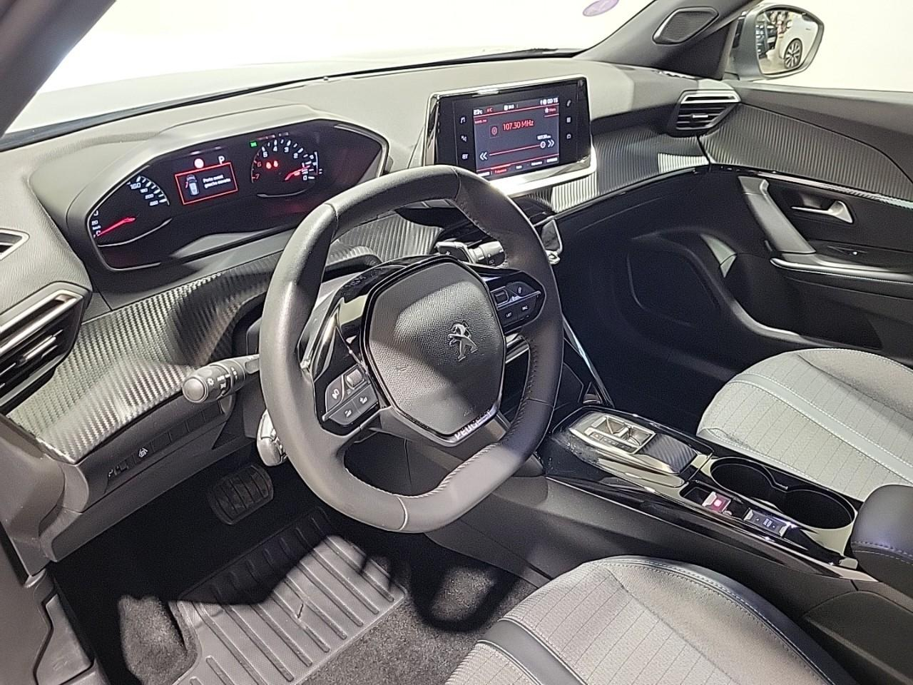 Peugeot 2008 puretech 130 s&s eat8 allure — photo 9