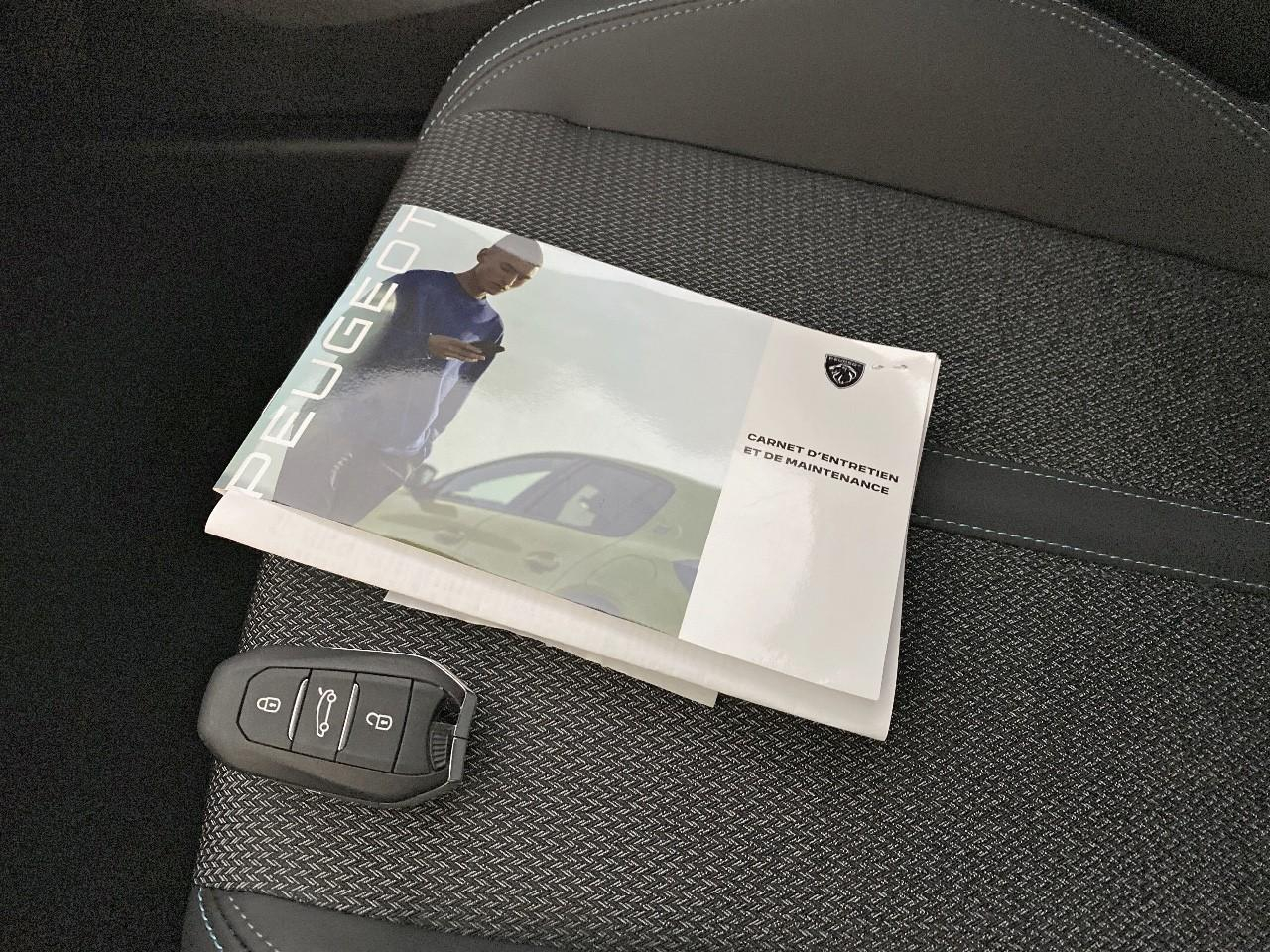 Peugeot 308 hybrid 145 e-dcs6 allure — photo 18