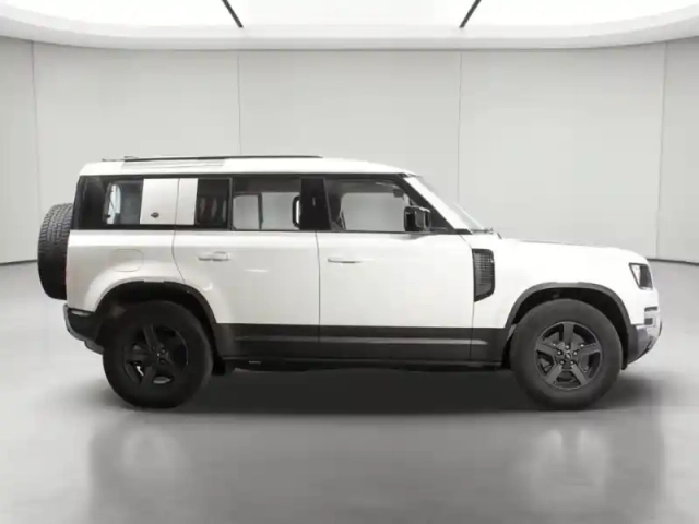 Land Rover Defender 110 2.0 d240 s — photo 3