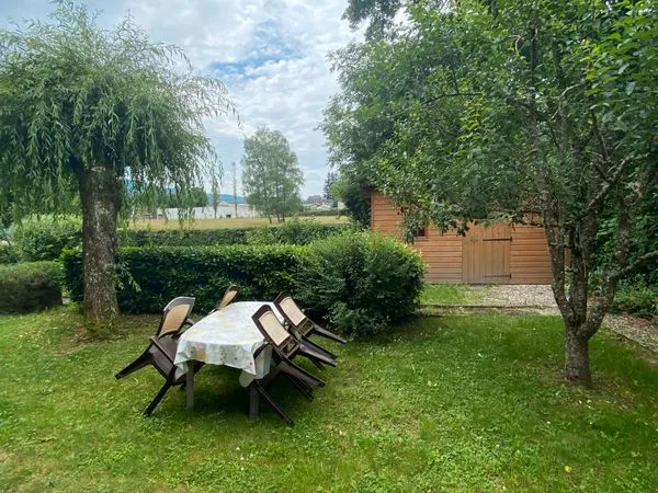 Appartement Location Vic-sur-Cère 2p 25m² 420€