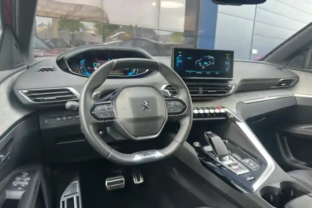 Peugeot 3008 hybrid4 300 e-eat8 — photo 27