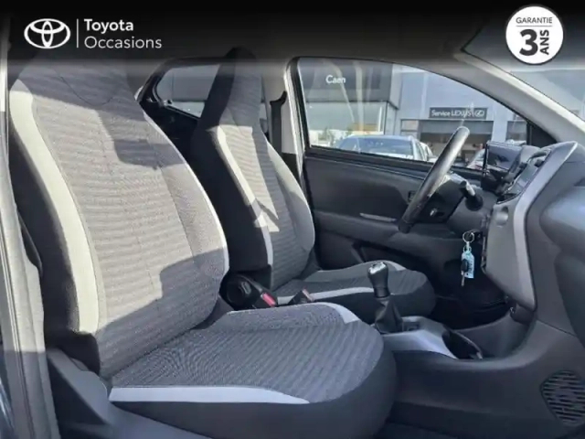 Toyota Aygo 1.0 vvt-i 72ch x-play 5p pack style pack app — photo 6