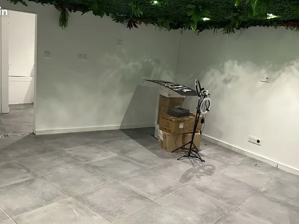 Local commercial avenue de Paris 549 euros