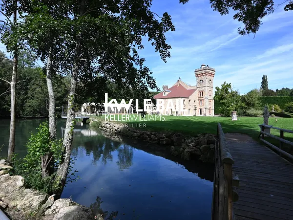 Un château dans un domaine d'exception aux portes de Paris