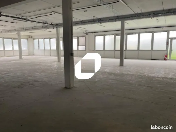 Bureau 1 021 m²