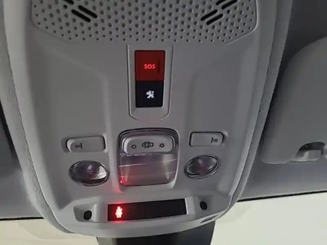Peugeot 208 electrique 50 kwh 136ch — photo 29