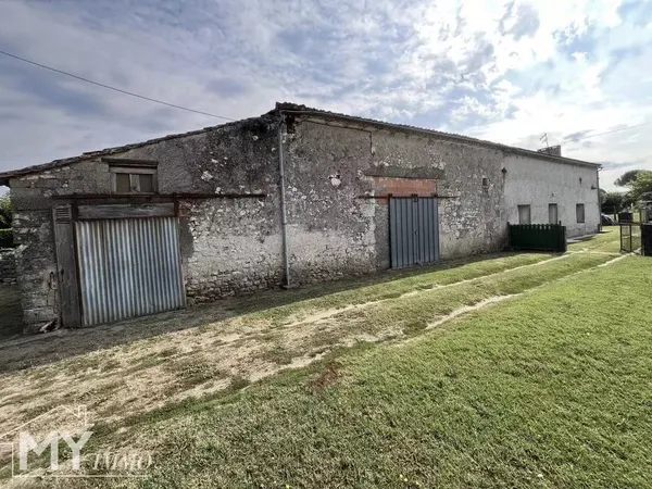 SAINT PHILIPPE DU SEIGNAL - Grange en pierre à rénover
