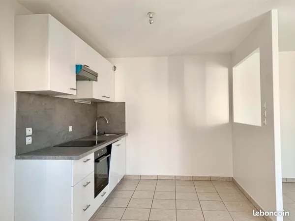 Appartement T3 proche gare avec box pour 2 voitures