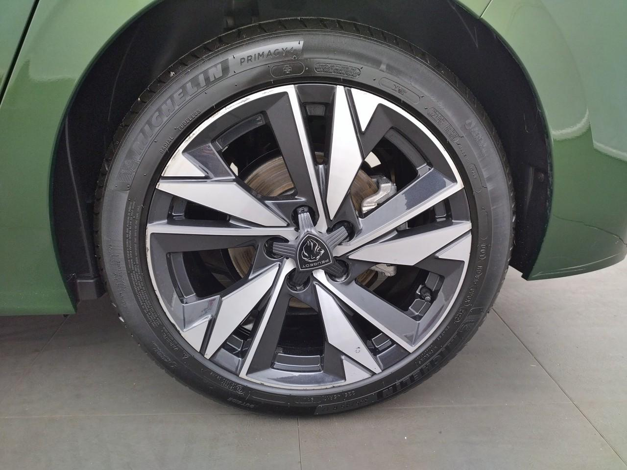 Peugeot 308 puretech 130ch s&s eat8 allure — photo 16