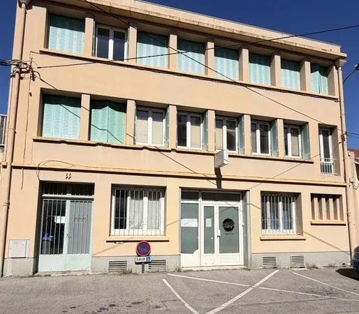 Local 459 m² Valence