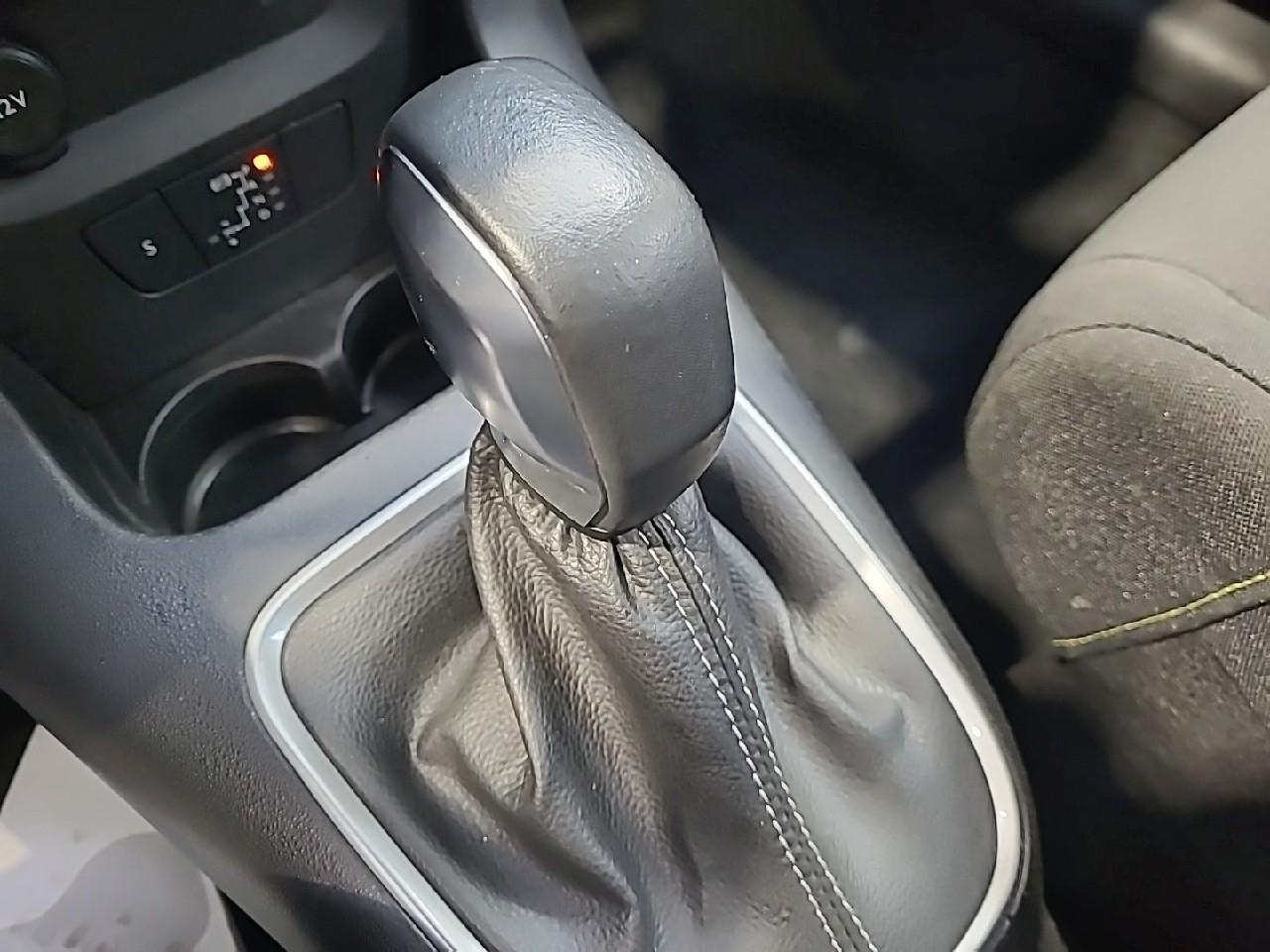Citroën C3 puretech 110 s&s eat6 shine — photo 17
