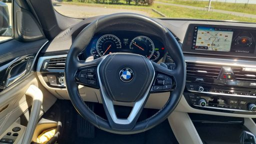 BMW Serie 5 Touring xDrive 520d 190 Steptronic8 - Luxury Line – 2018 – 104900 km – Diesel – Boîte Automatique — photo 45