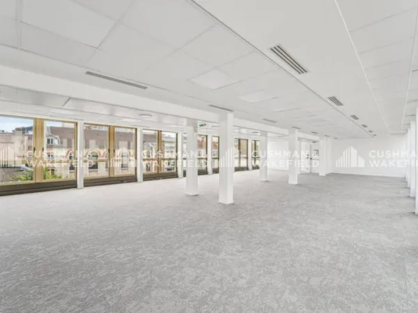 Bureaux 270 m²