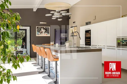 Maison 6 pièces 210 m²